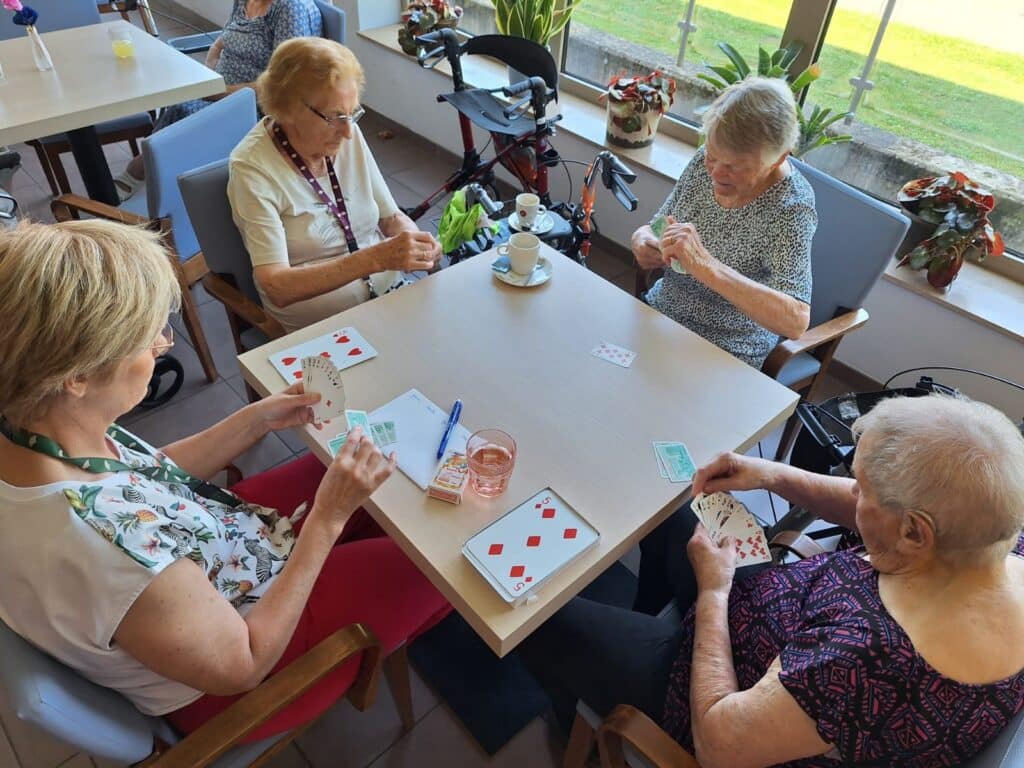 Dagelijks leven in De Notelaar, Olen